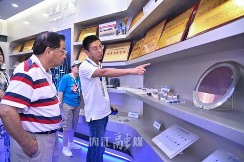 行走中國 2024海外華文媒體高層川渝行 滿產(chǎn)運行 內江造 電子信息產(chǎn)品釋放 新 動力